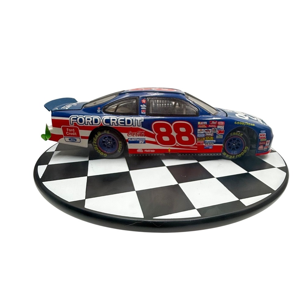 Dale Jarrett #88 Ford Credit Quality Care NASCAR 1:24 Diecast Ford Taurus Blue